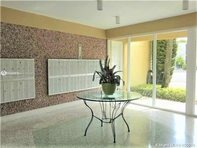 Foto del edificio - 2690 SW 22nd Ave