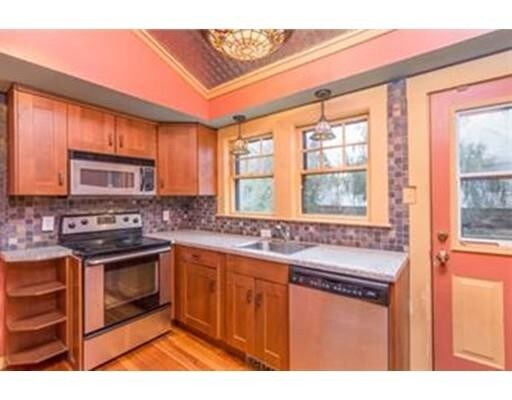 Primary Photo - 16 Bicknell Rd