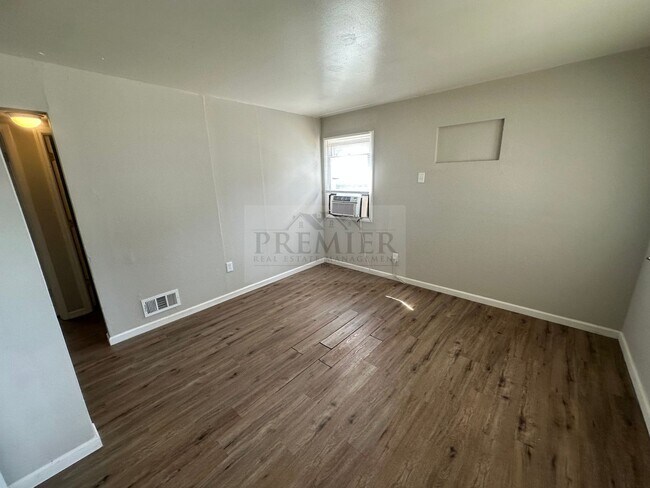 Foto del edificio - 6111 E 153 St