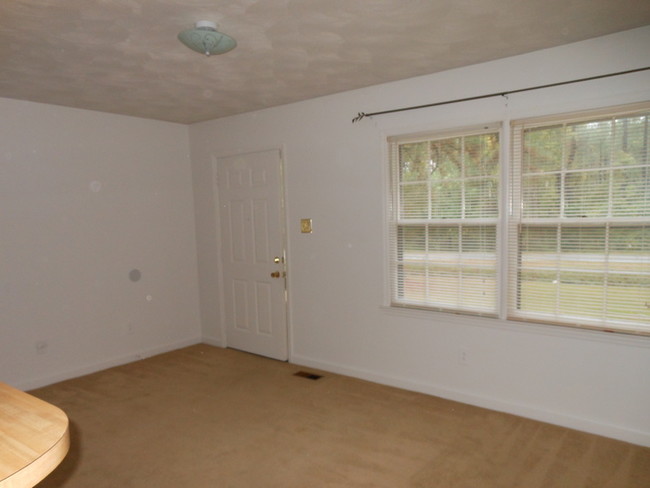 Building Photo - 1109 East Littleton Road, Roanoke Rapids