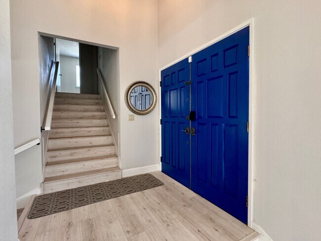 Building Photo - NOW AVAILABLE - 4 BED, 3 BATH, 2 CAR GARAG...
