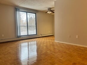 Building Photo - 3121 Kirwin Ave