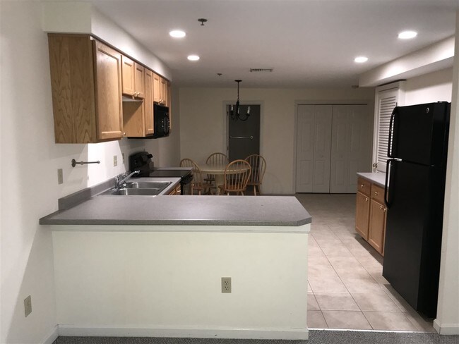 Building Photo - 529 US-1