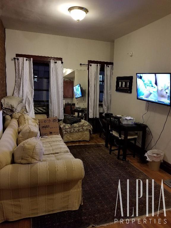 Building Photo - 1095 2nd Ave