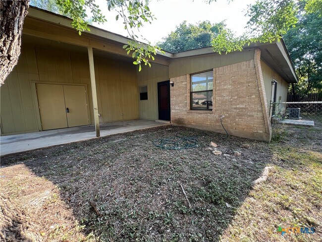 Foto del edificio - 1524 Shannon Cir