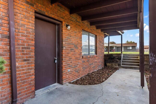 Foto del edificio - Your new home complete with Washer and Dry...