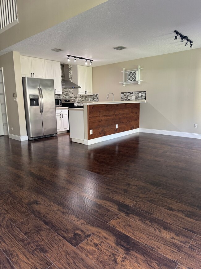 Foto del edificio - 12836 Woodmill Dr