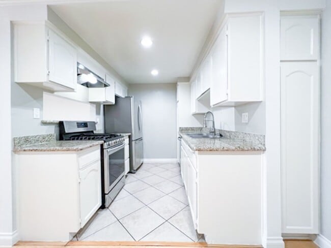 Interior Photo - 5452 Alvern