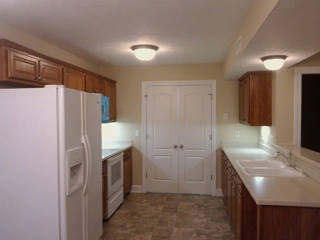 Building Photo - 2140 Aberdeen Cir
