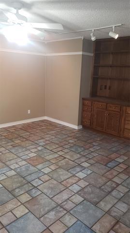Building Photo - 2714 Ashglen Dr