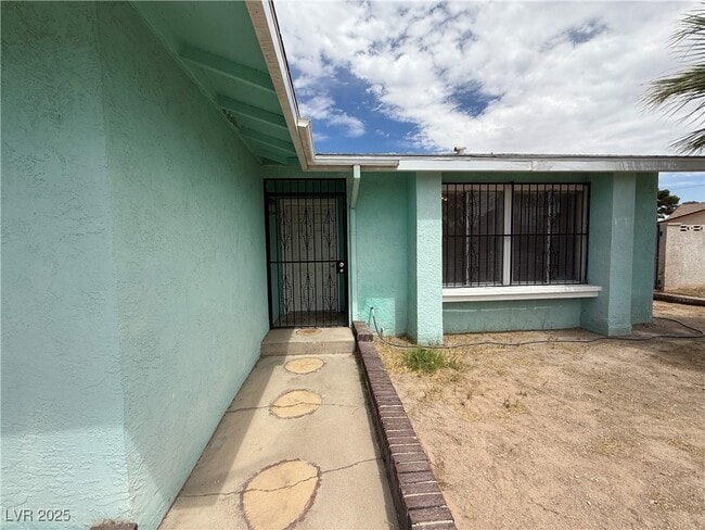 Building Photo - 2206 Sunnyslope Ave
