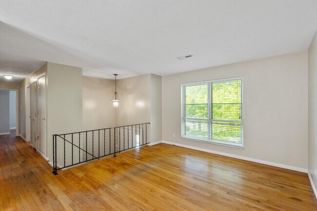Foto del edificio - 5201 Aubrey Ln