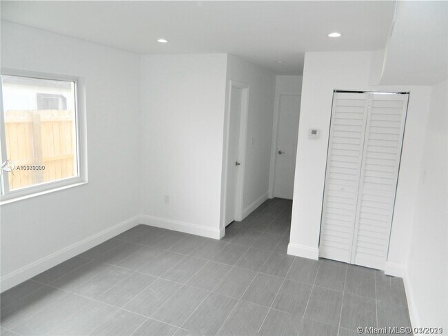 Foto del edificio - 4600 SW 93rd Ct