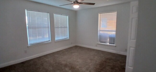 Foto del edificio - Updated Fort Worth Gem — Over 2,000 Sq Ft, Fireplace & Two Living Spaces