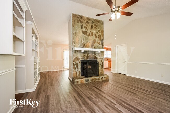 Foto del edificio - 44 Hartley Woods Dr
