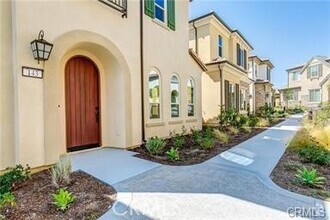 Building Photo - 143 Primrose Dr