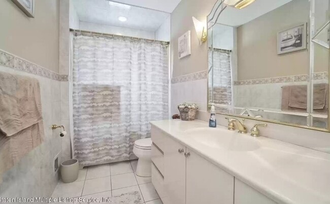 Building Photo - 470 Watchogue Rd