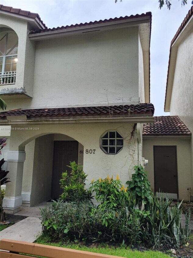 807 NW 108th Terrace Unit 7U5, Pembroke Pines, FL 33026 Room for Rent