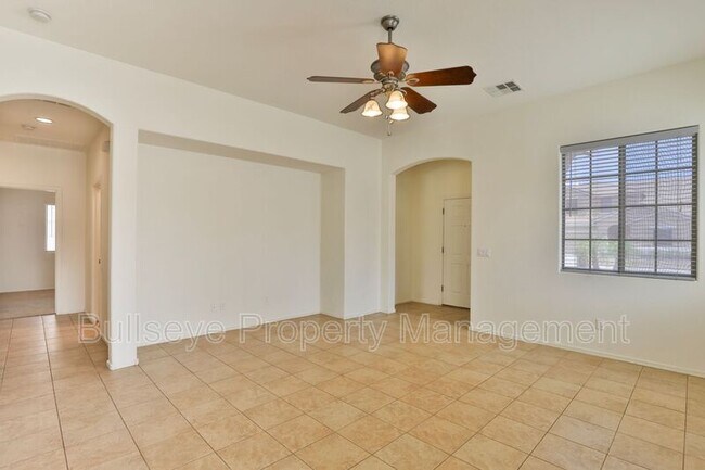 Building Photo - 11547 E Sylvan Ave
