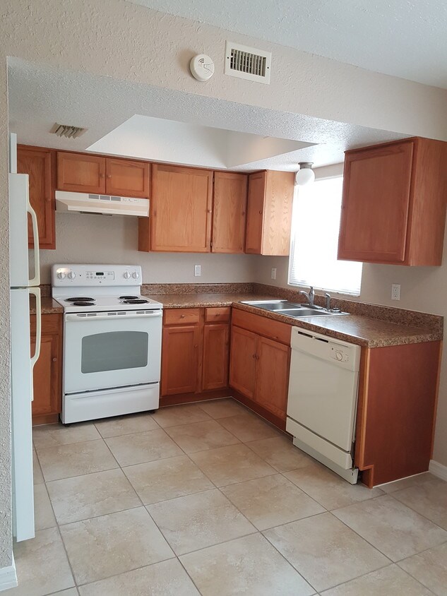 160 Beaty Ct, Deltona, FL 32738 Apartments in Deltona, FL