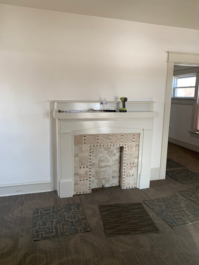 Living room - 130 East 32nd Street