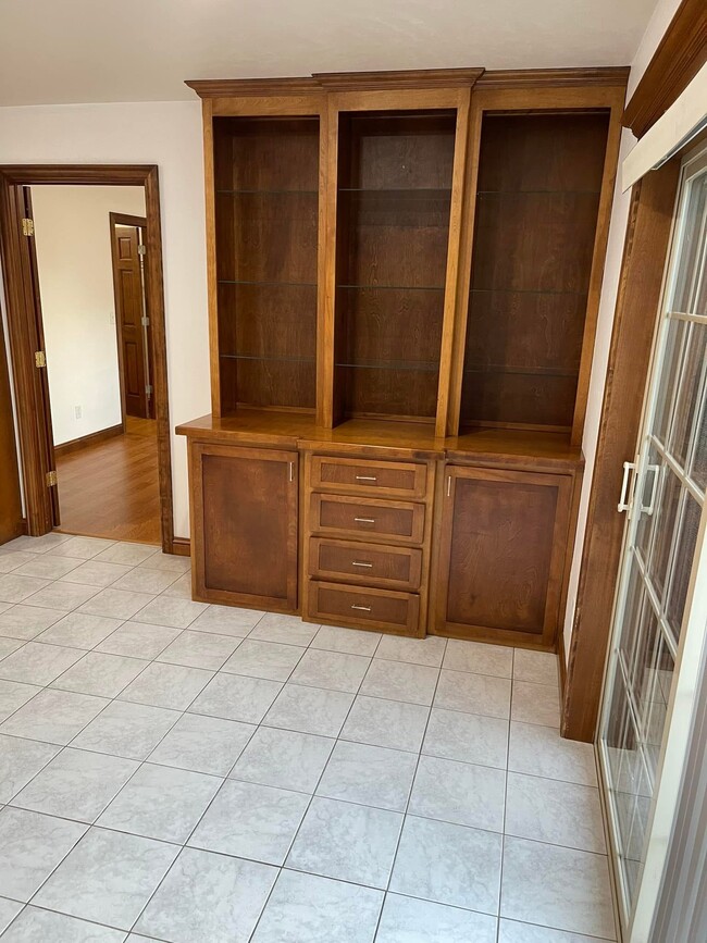 Building Photo - 707-709 Edge Point Ct