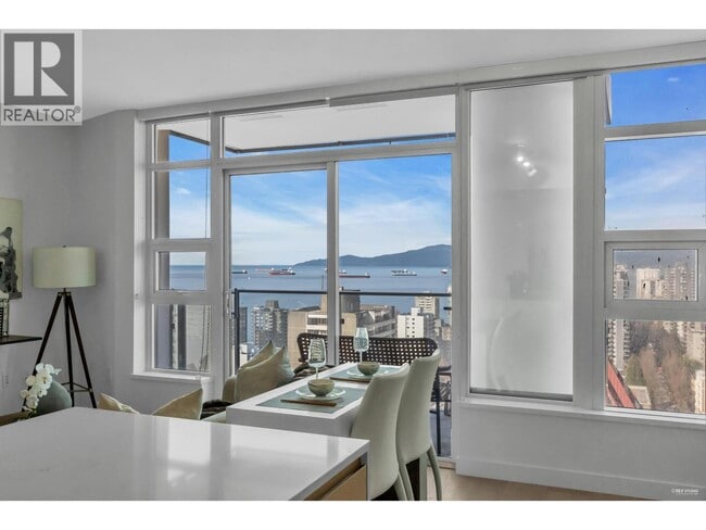 Building Photo - 1289 Hornby St