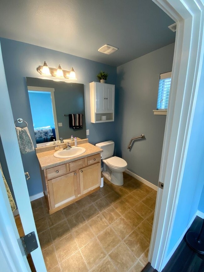Building Photo - 2 bed/2.5 bath Townhouse in Caldara at the...
