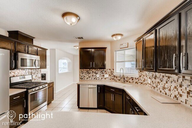 Foto del edificio - 3 br, 2.5 bath House - 1410 Rio Bravo Loop...