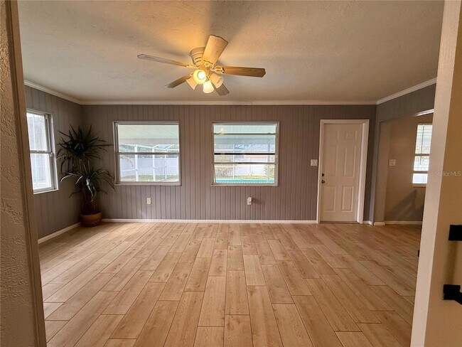 Foto del edificio - 2328 Cass St