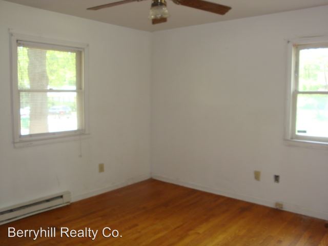 Building Photo - 4701 Hidden Valley Rd