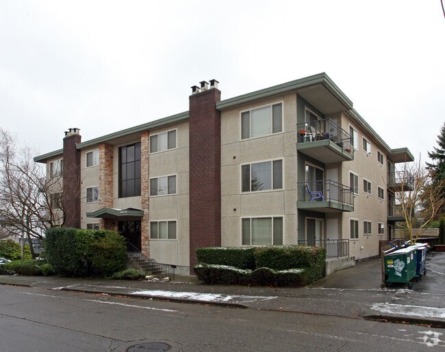 Woodland West Apartments Apartments Seattle, WA