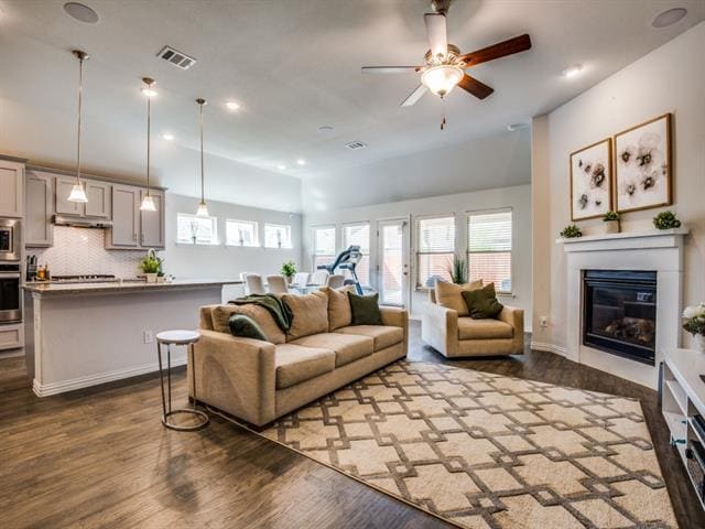 Building Photo - 1112 Quail Dove Dr