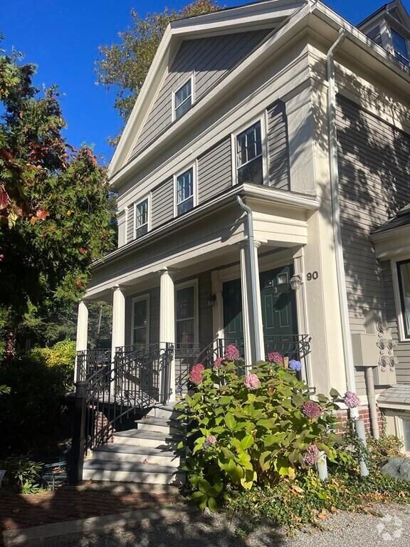 Building Photo - 90 Putnam Ave