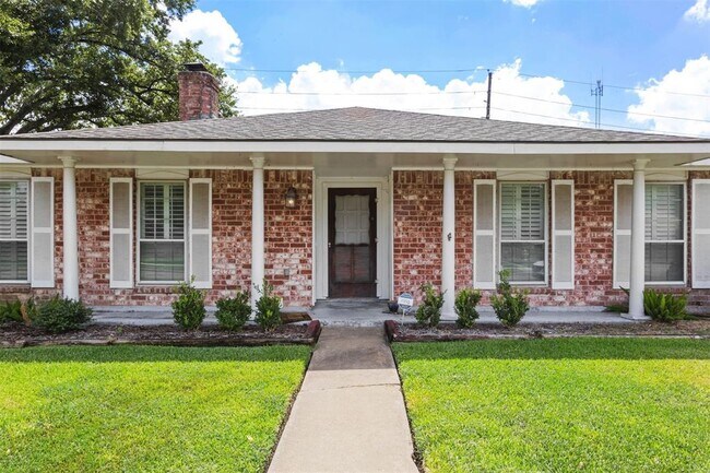 Building Photo - 11303 Brook Meadows Ln