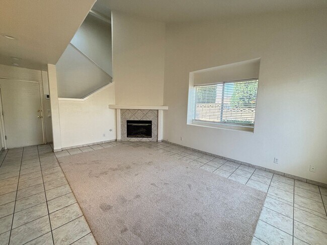 Foto del edificio - West Palmdale Townhouse