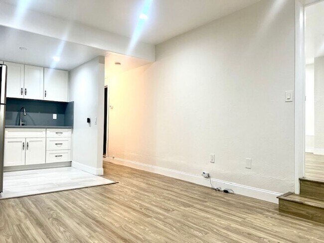 Foto del edificio - Room Available -  1 BD / 1 BA in Outer Sunset