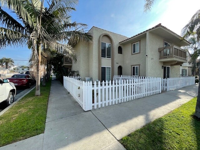 Private courtyard - 226 15th St