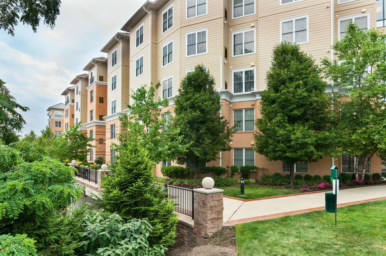 Sofi at Morristown Station Apartments Morristown, NJ