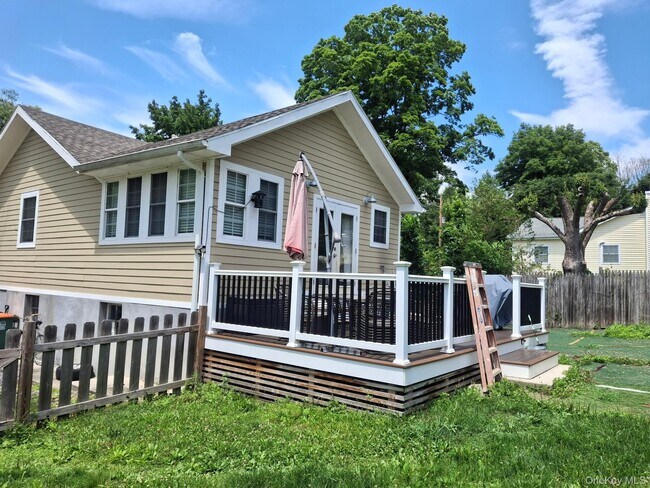 Foto del edificio - 1144 Peekskill Hollow Rd