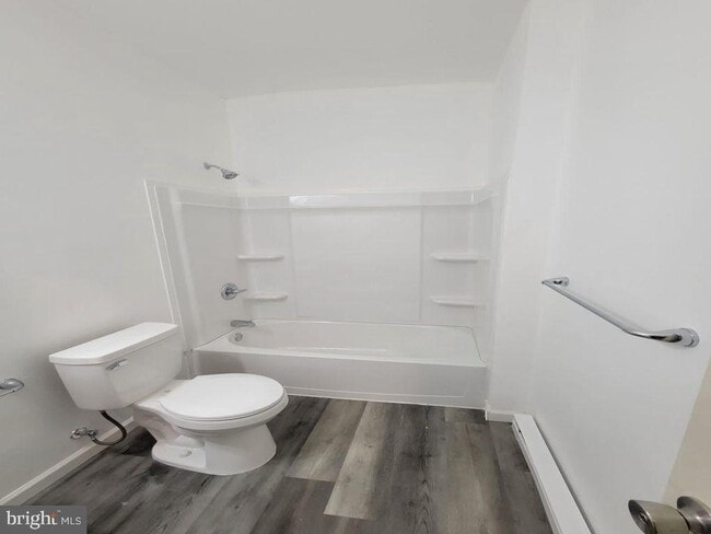 Foto del edificio - 145 W Main St