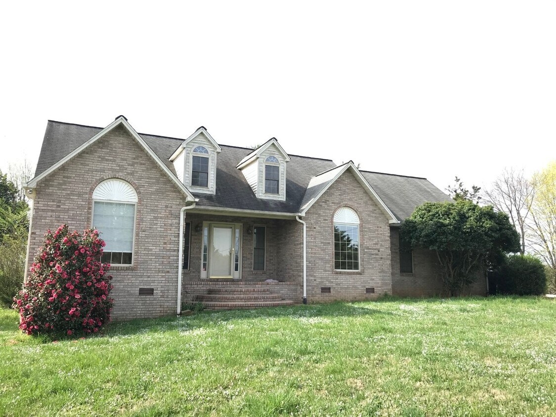 2315 Pine Hill Rd, Cookeville, TN 38506 House Rental in Cookeville