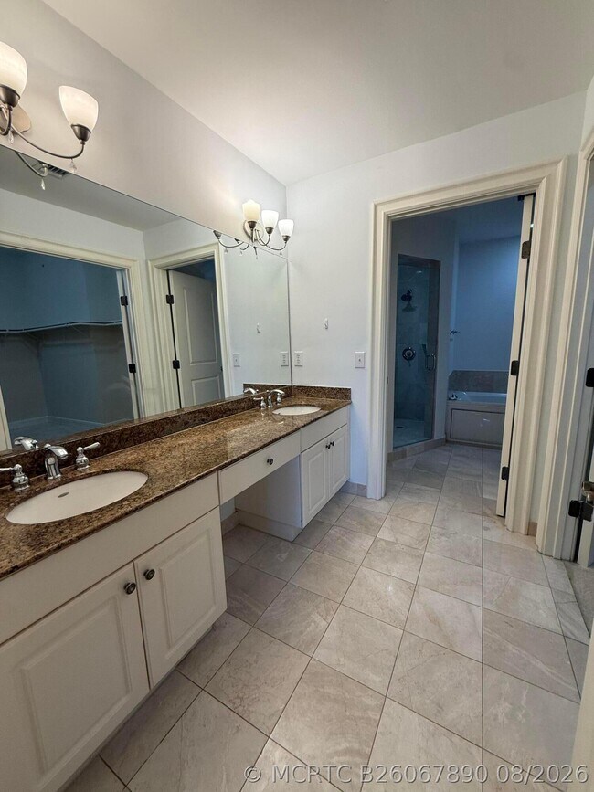 Building Photo - 16101 Emerald Estates Dr