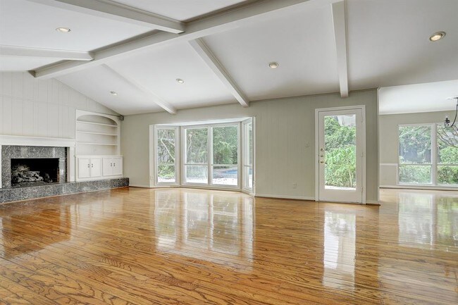 Foto del edificio - 11607 Shady Grove Ln