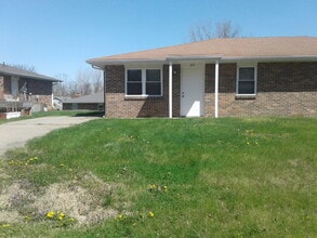 Building Photo - 279 Chris Dr