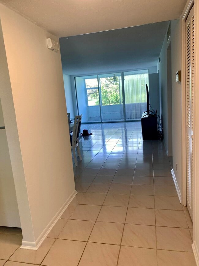 2751 S Palm Aire Dr Unit 107, Pompano Beach, FL 33069 Condo for Rent