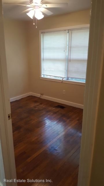 Building Photo - 3857 Northview Dr