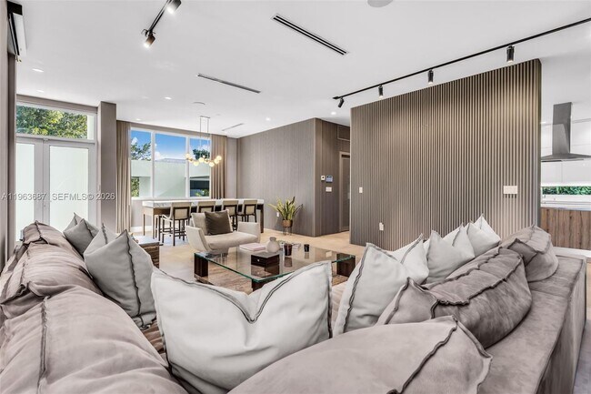 Foto del edificio - 285 W Mashta Dr