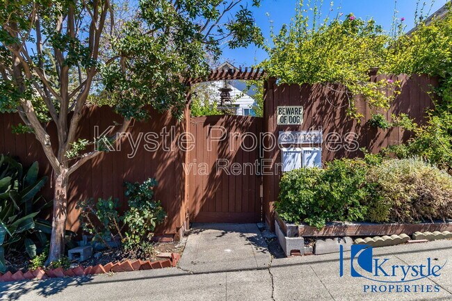 Foto del edificio - 1324 Wanda St