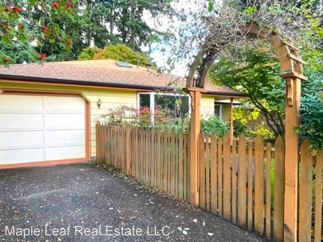 Foto del edificio - 2 br, 2 bath House - 14016 Wallingford Ave N
